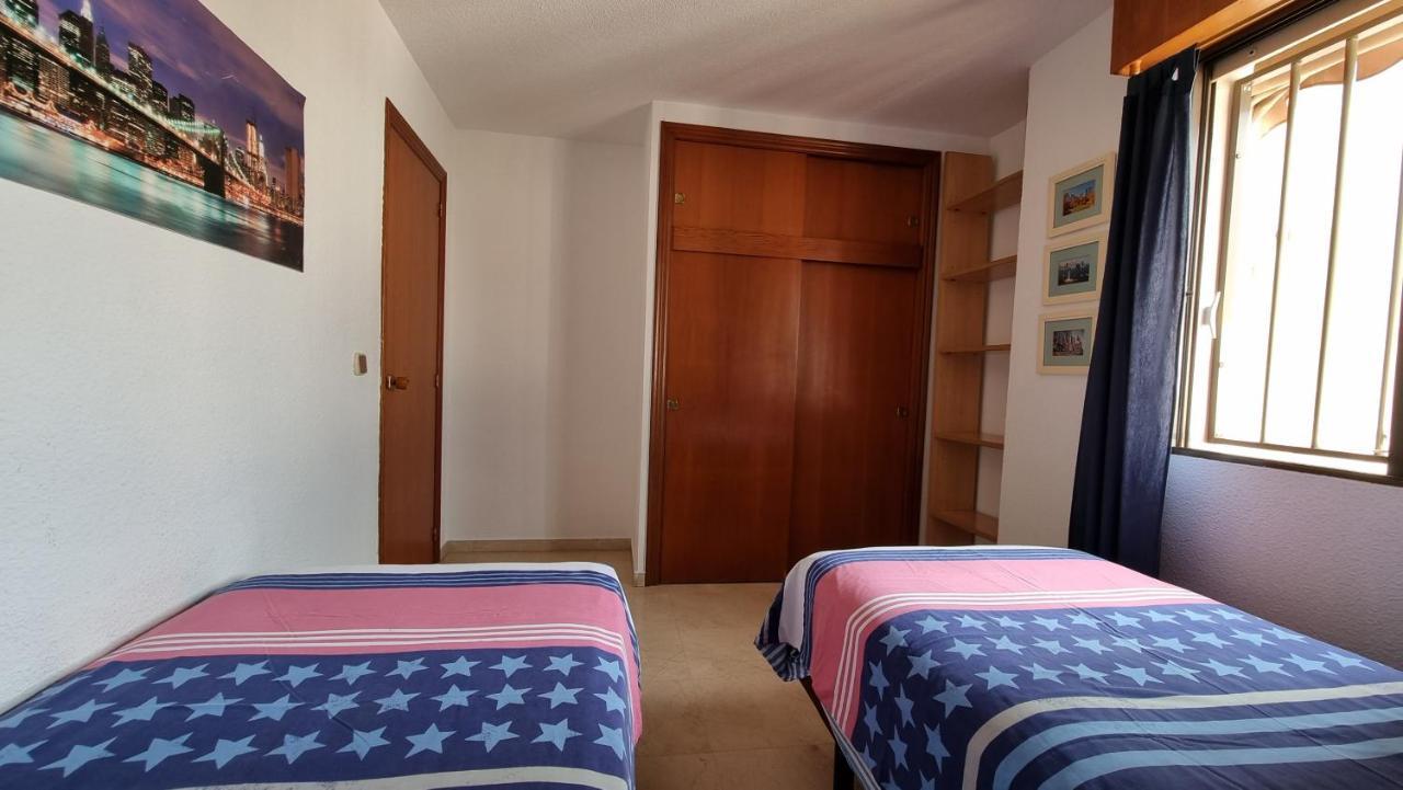 Atico Con Terraza Y 2 Habitaciones En Casco Antiguo Benidorm Ngoại thất bức ảnh