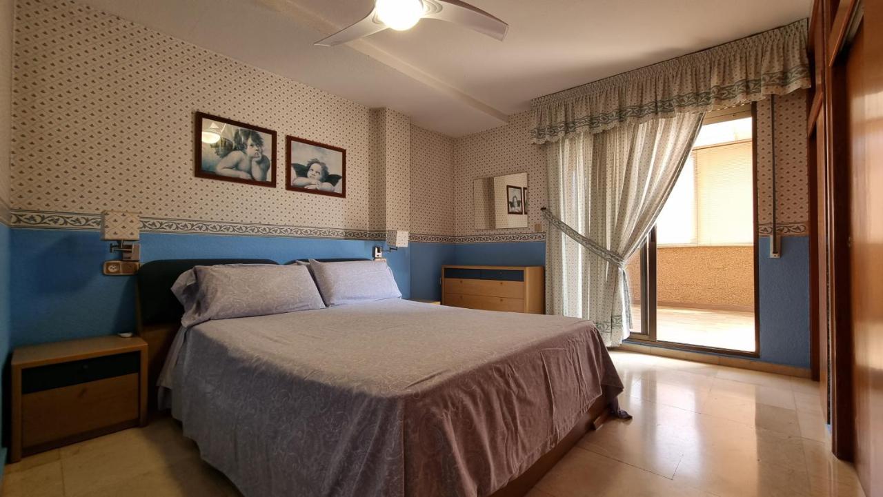 Atico Con Terraza Y 2 Habitaciones En Casco Antiguo Benidorm Ngoại thất bức ảnh